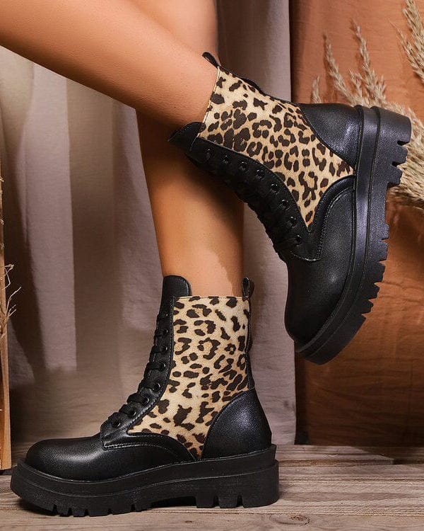 Les chaussures noires de Galina