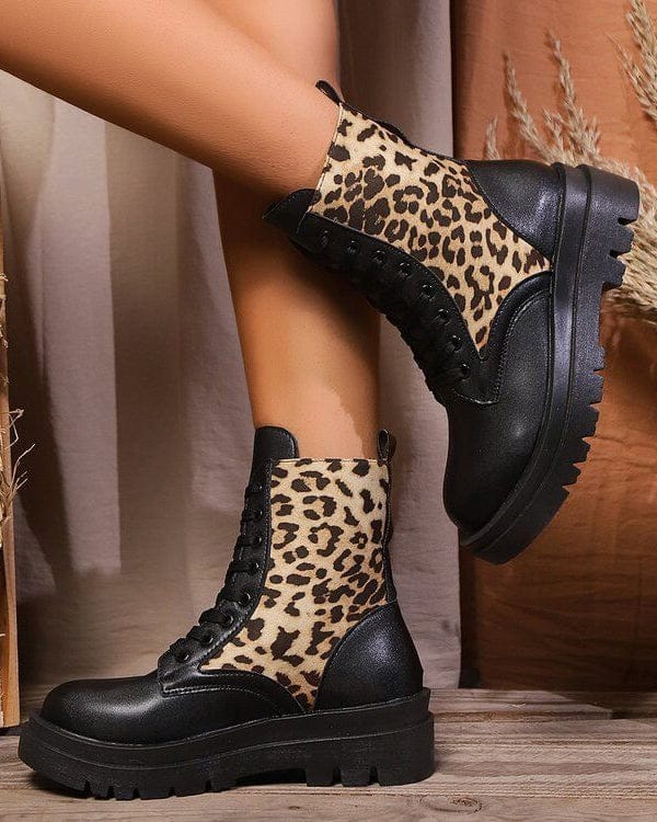 Les chaussures noires de Galina