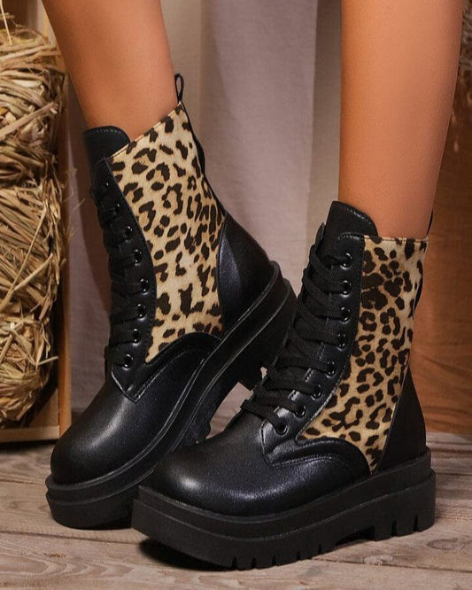 Les chaussures noires de Galina