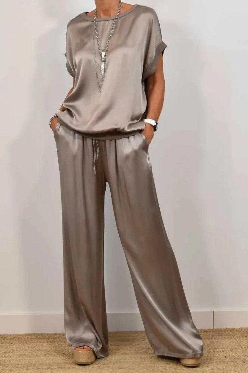 Ensemble élégant en satin
